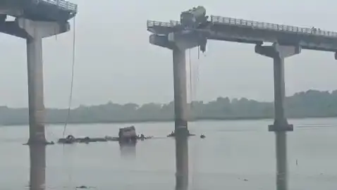 गुजरात में भयानक हादसा : वडोदरा‑आणंद को जोड़ने वाला गंभीरा पुल ढहा, दो की मौत, कई घायल,