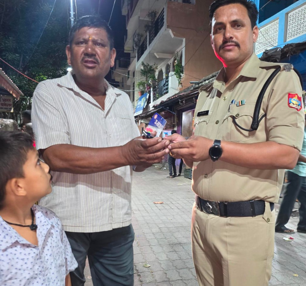बागेश्वर:पुलिस की तत्परता से खोया हुआ मोबाइल फोन पाकर मालिक खुशी का ठिकाना नहीं, पुलिस टीम का किया धन्यवाद