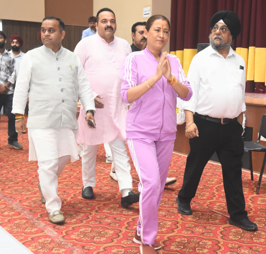 खेल मंत्री रेखा आर्य ने दिल्ली पब्लिक स्कूल रुद्रपुर में सीबीएसई नेशनल फेंसिंग चैंपियनशिप-2025 का शुभारंभ