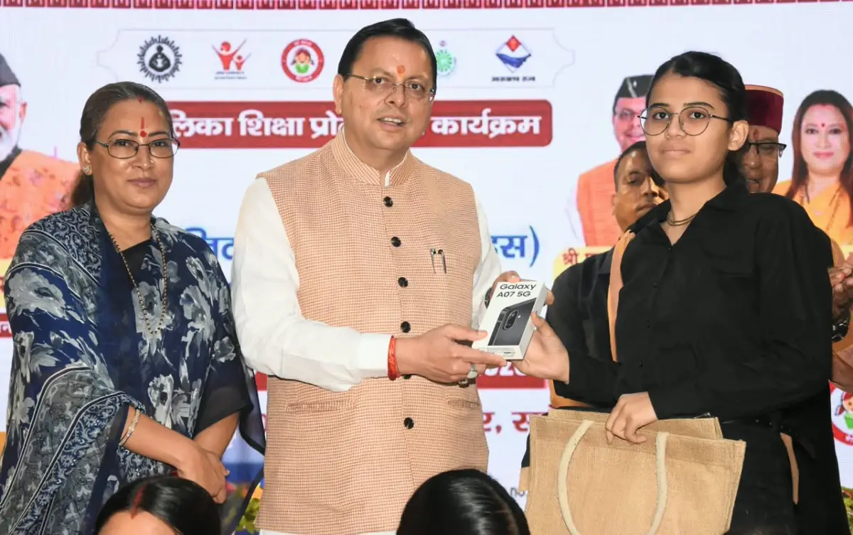 समाज और राष्ट्र के निर्माण में महिलाओं का रहा है सदैव उल्लेखनीय योगदान: रेखा आर्या